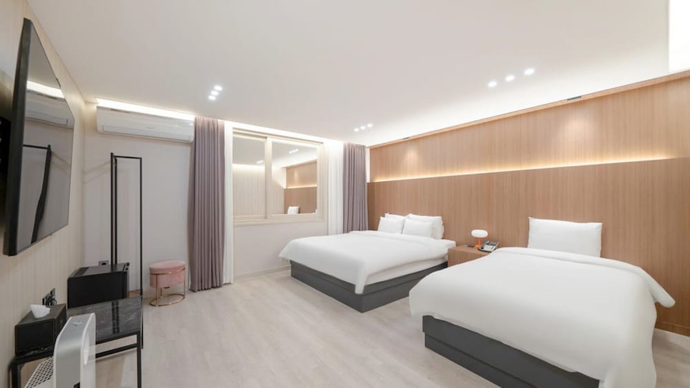 Vip Hotel Mok-Po 34/59