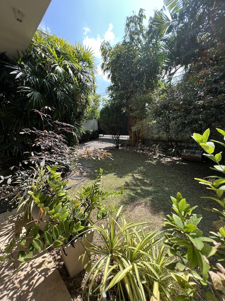 NATURES BLISS GARDEN STAY 37/42