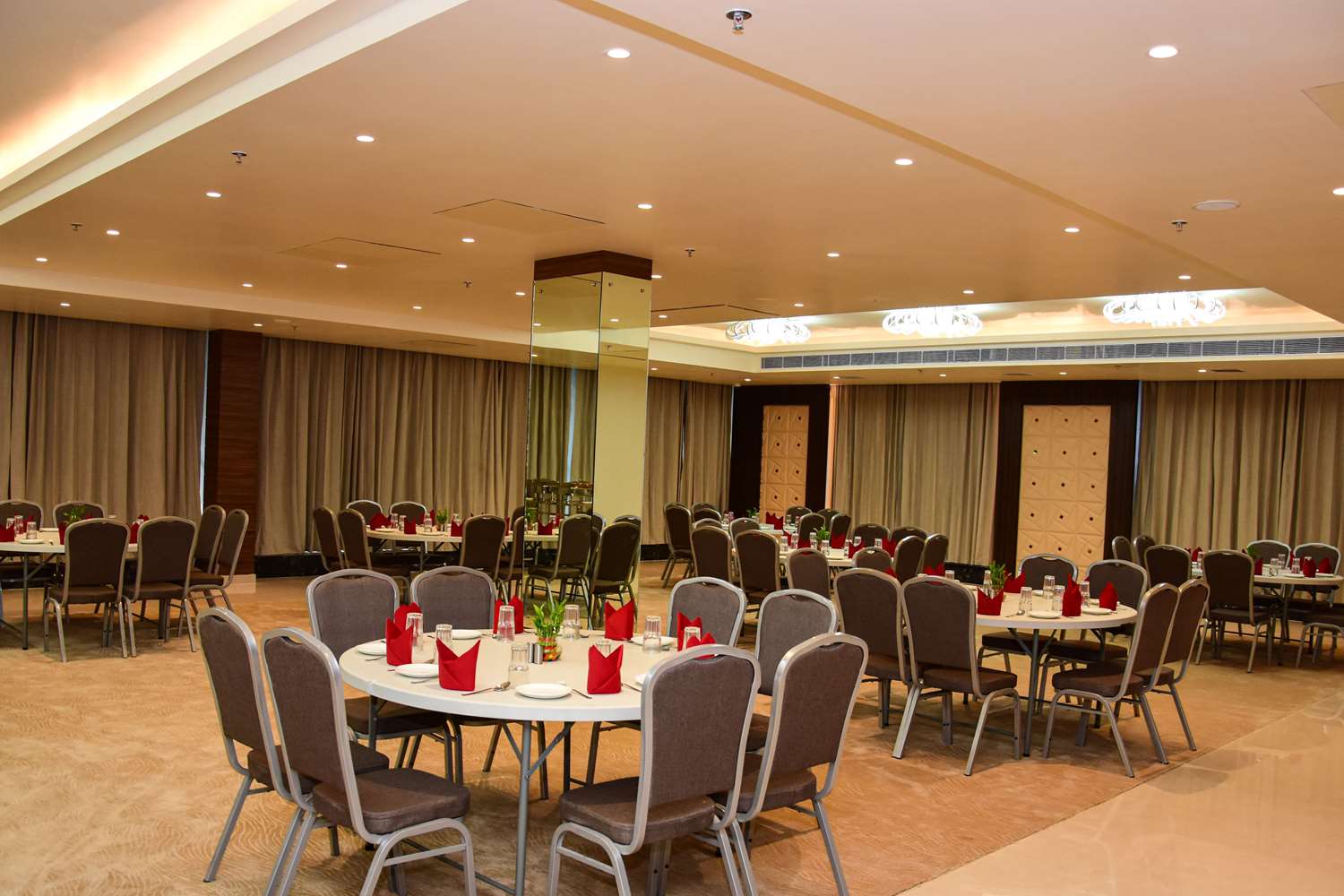 Comfort Inn Lakhimpur - Adults Only 17/19