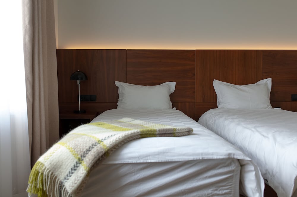 Umi Hotel 12/71