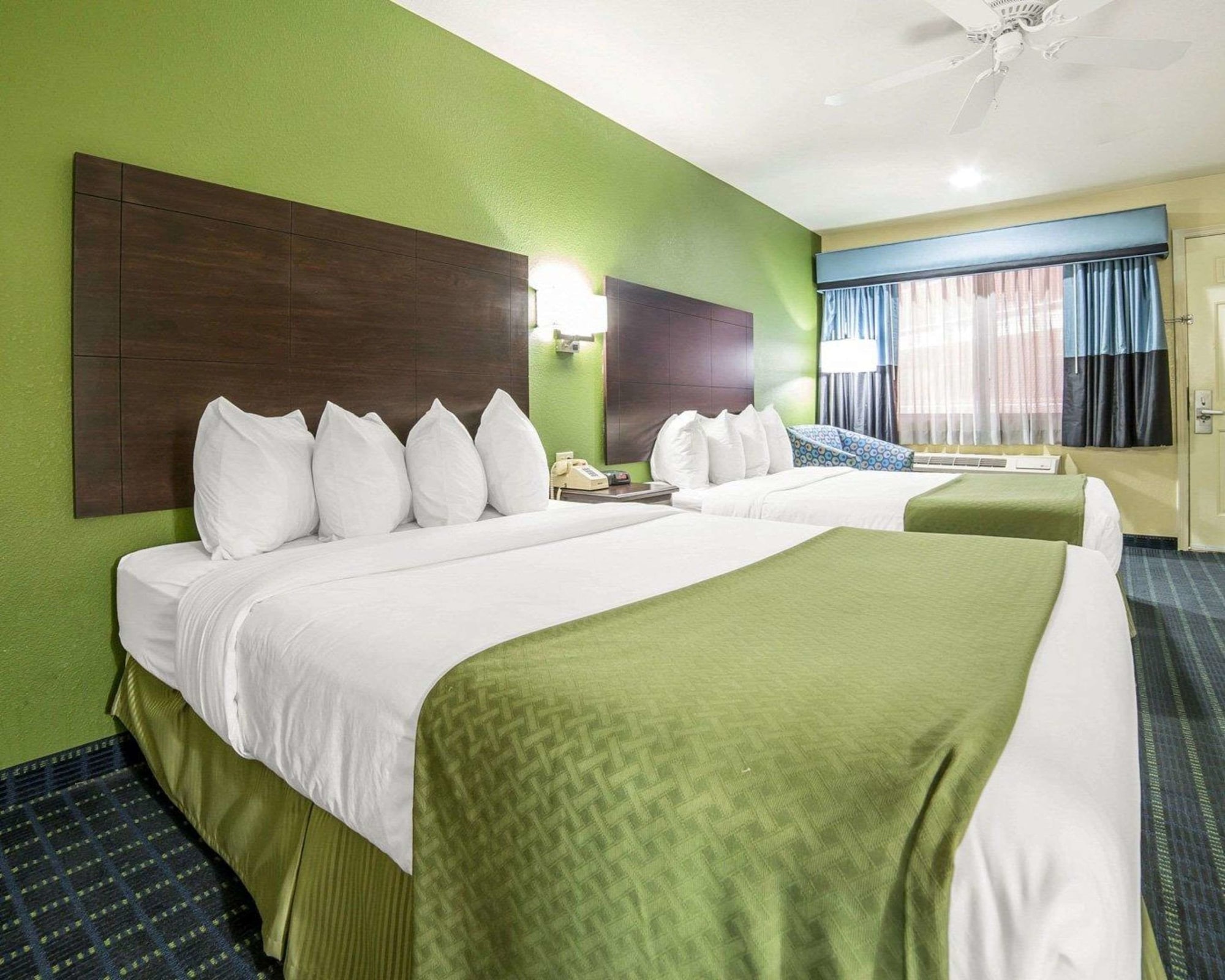 Standard, 2 Queen Beds, Quality Inn Needles, CA 6/6