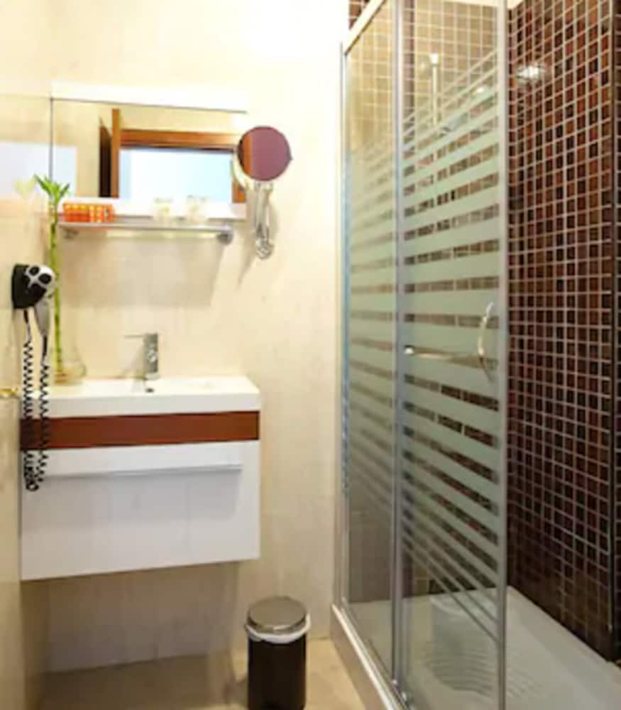 hostal abril