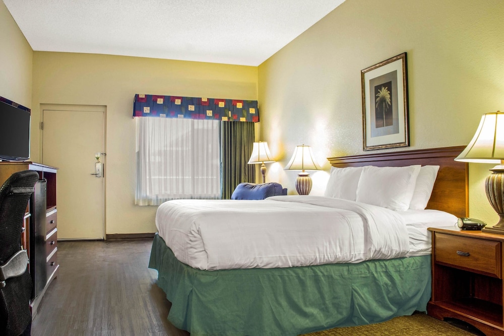 Quality Inn Benson I-10 Exit 304 17/49