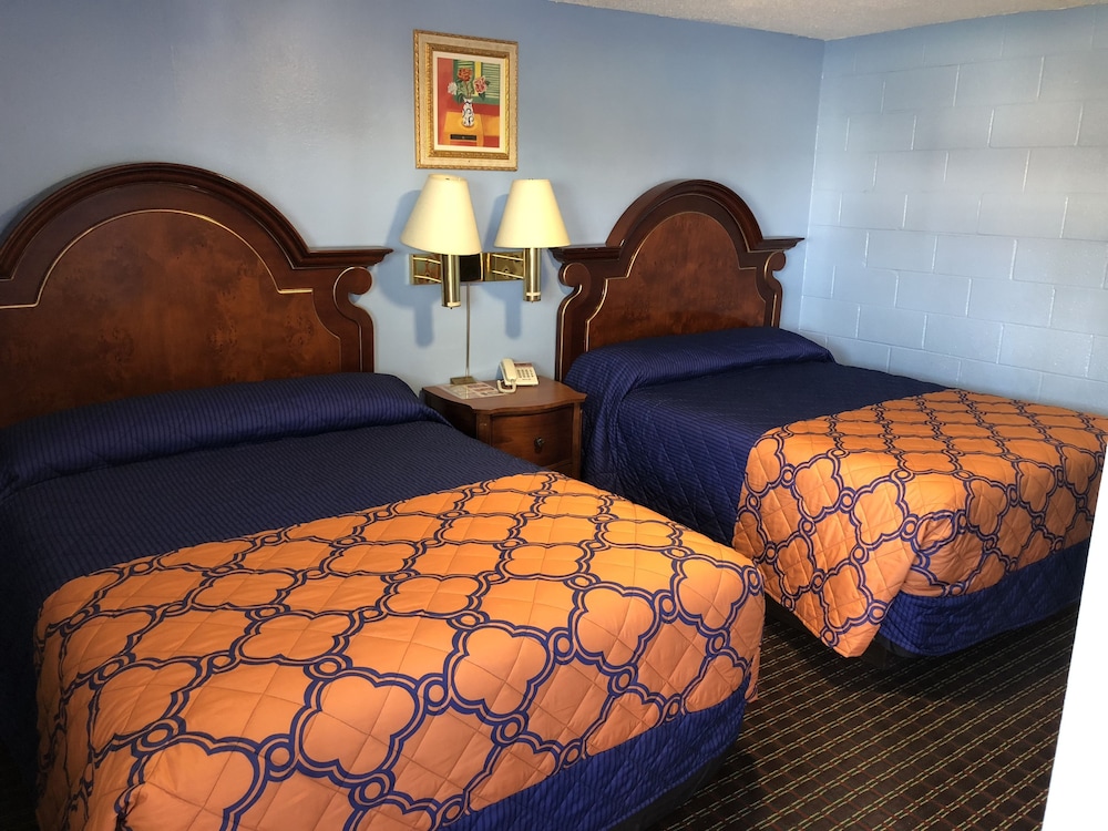 A Fisher's Inn Motel 25/63