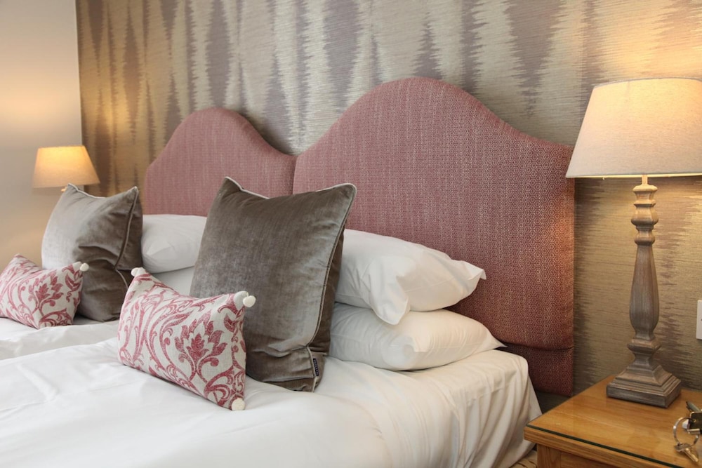Burts Hotel 17/41