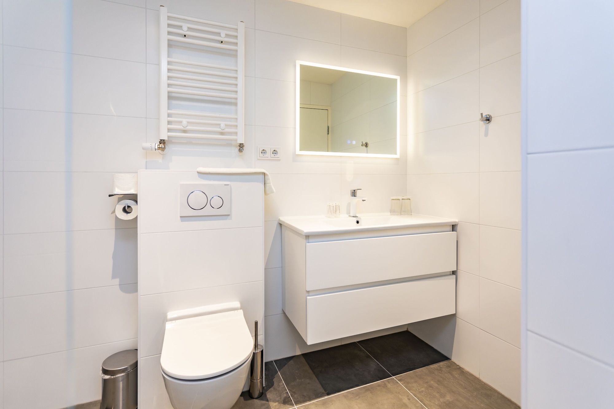 1 Bedroom, Apartment, 4 Beds