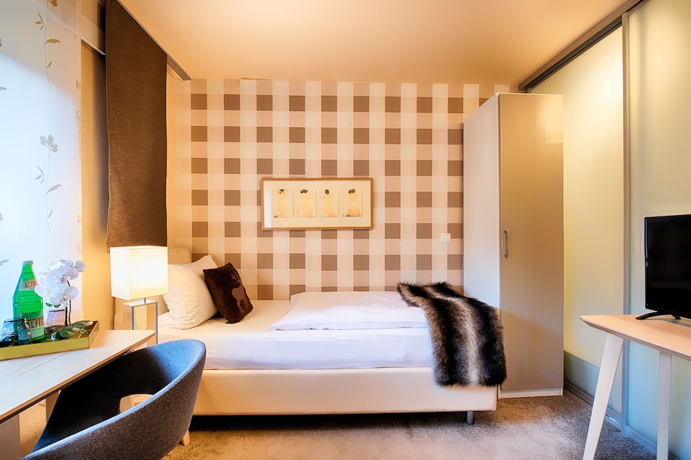 COMFORT, SINGLE, TWIN BEDS