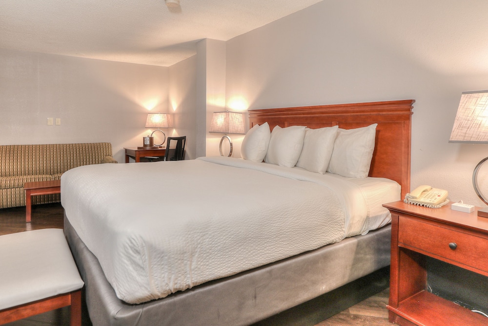 Select, Queen Bed, Sofa