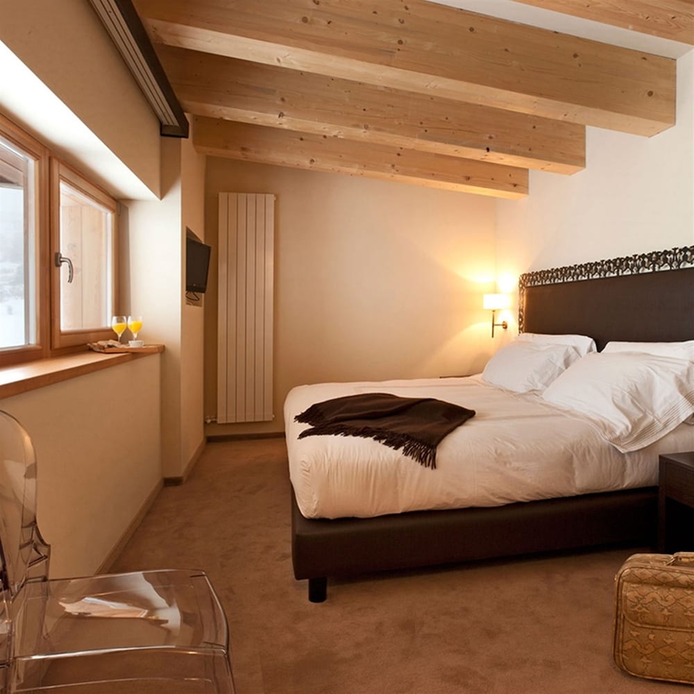 Grand Hotel Paradiso 7/30