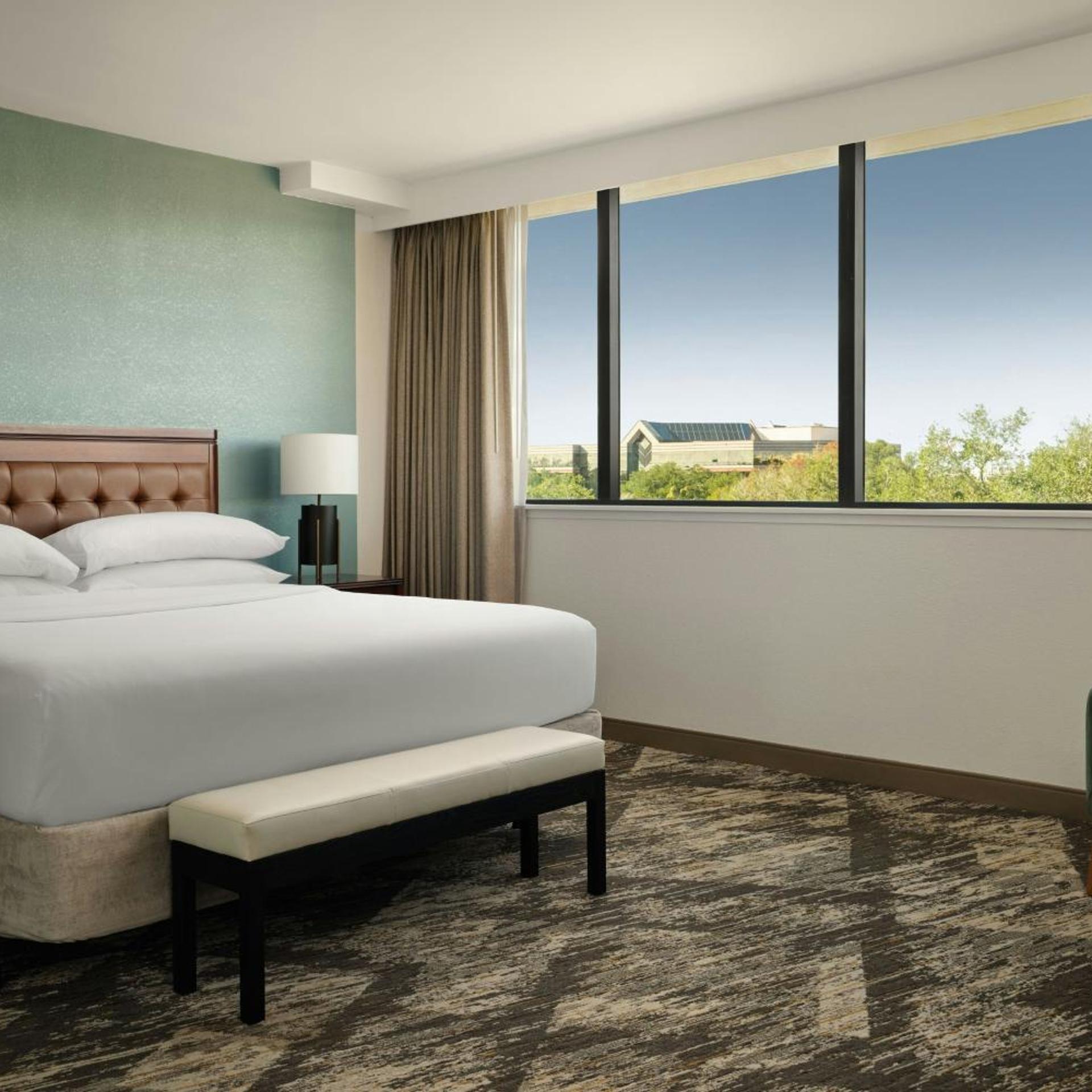 Executive, Suite, King Bed, Central Building
