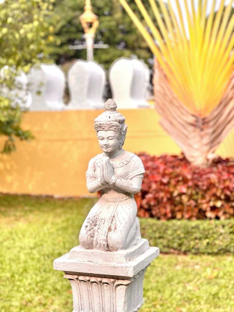 SKY HOTEL Central Phnom Penh - Rooms & Apartments 40/50