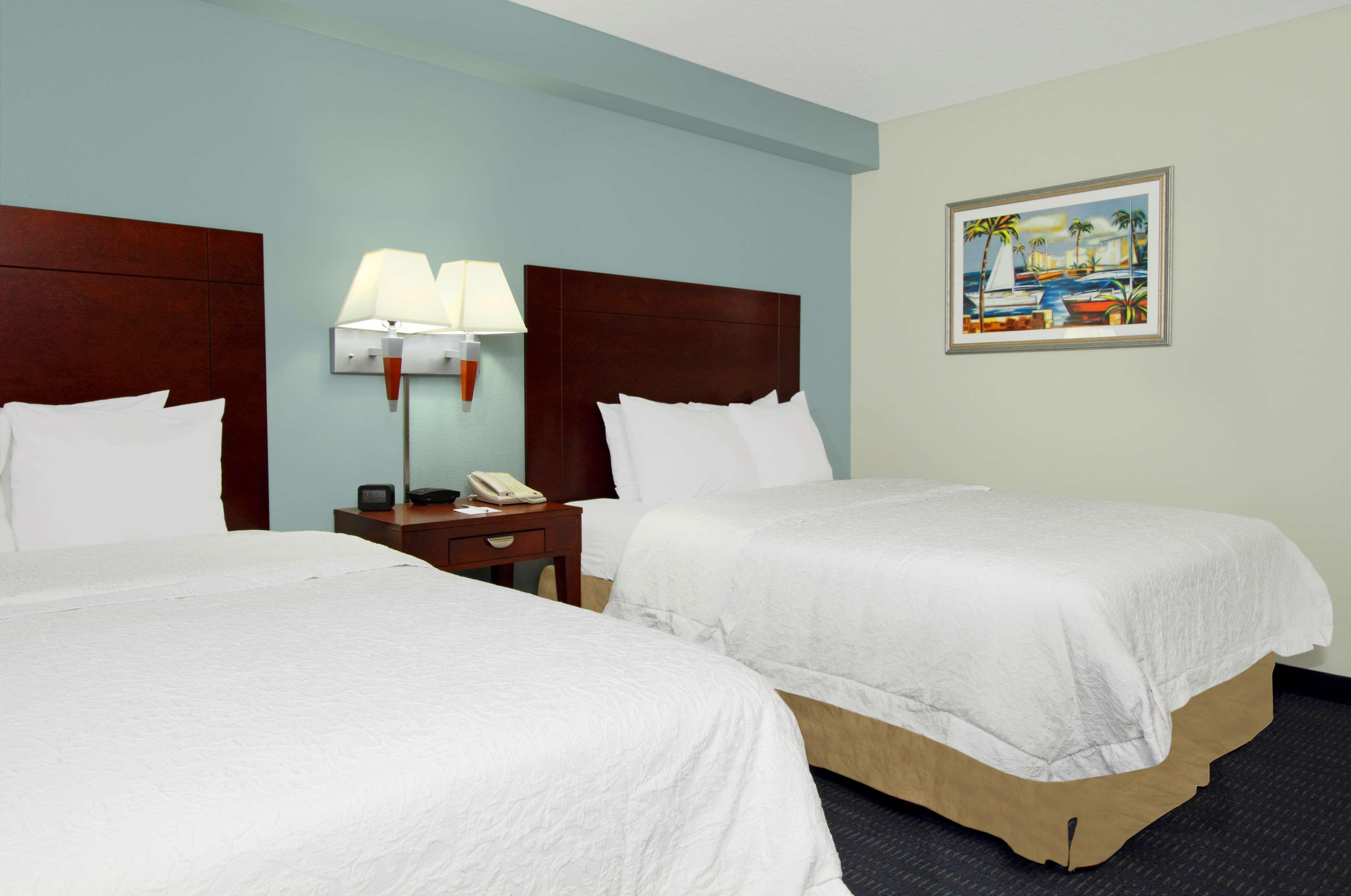 Study, 2 Queen Beds, Balcony