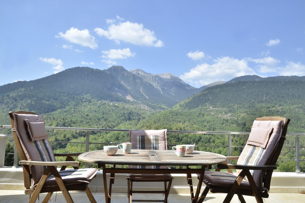 Forest Suites Boutique Hotel 65/79