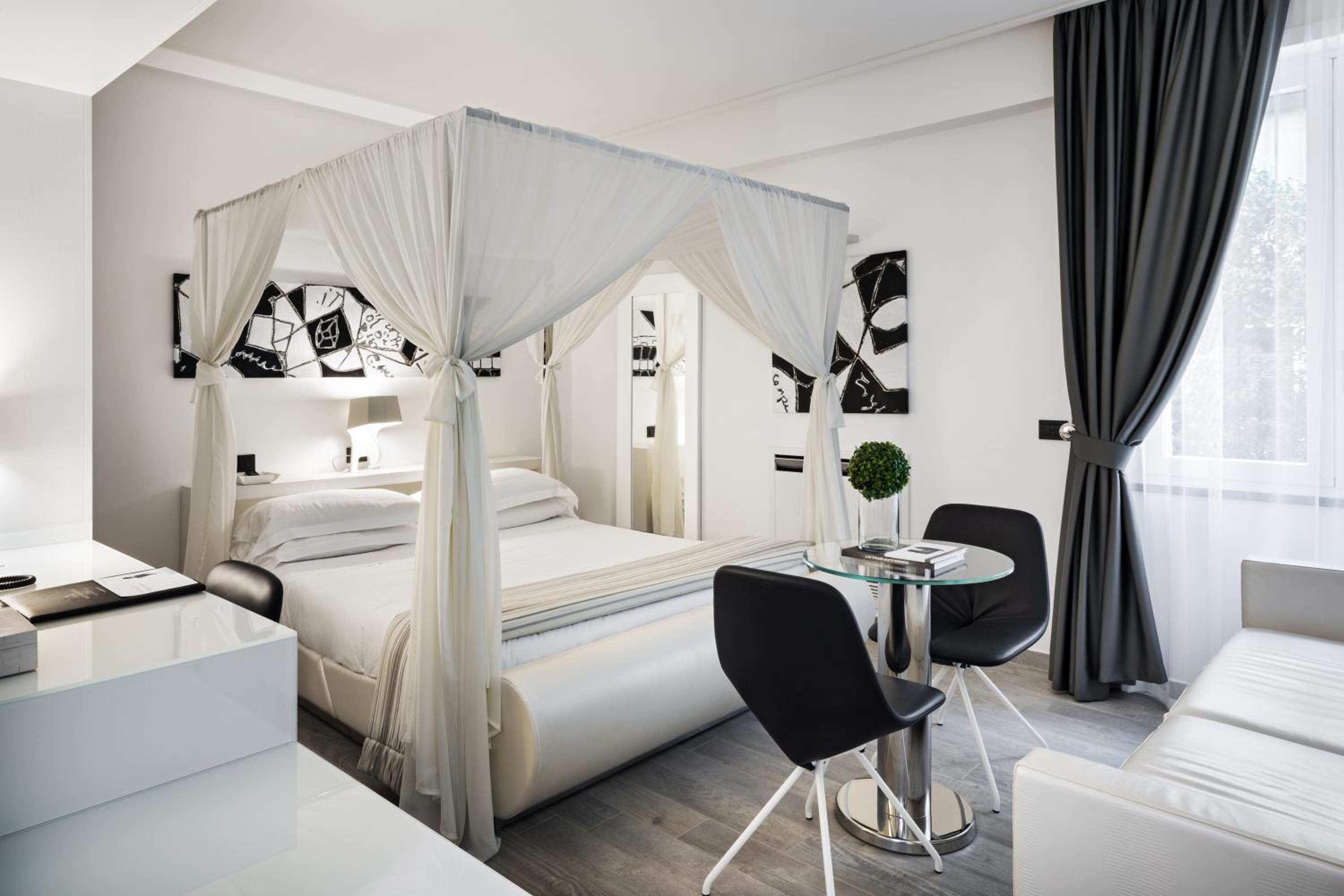 Junior Suite, Queen Bed, Separate Building