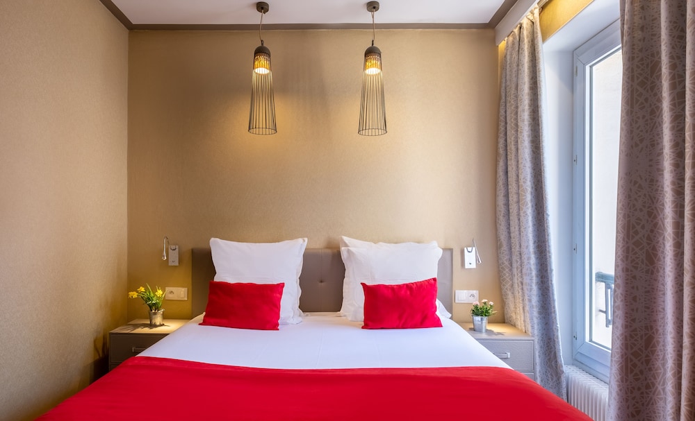 Hotel Eiffel Segur 16/69