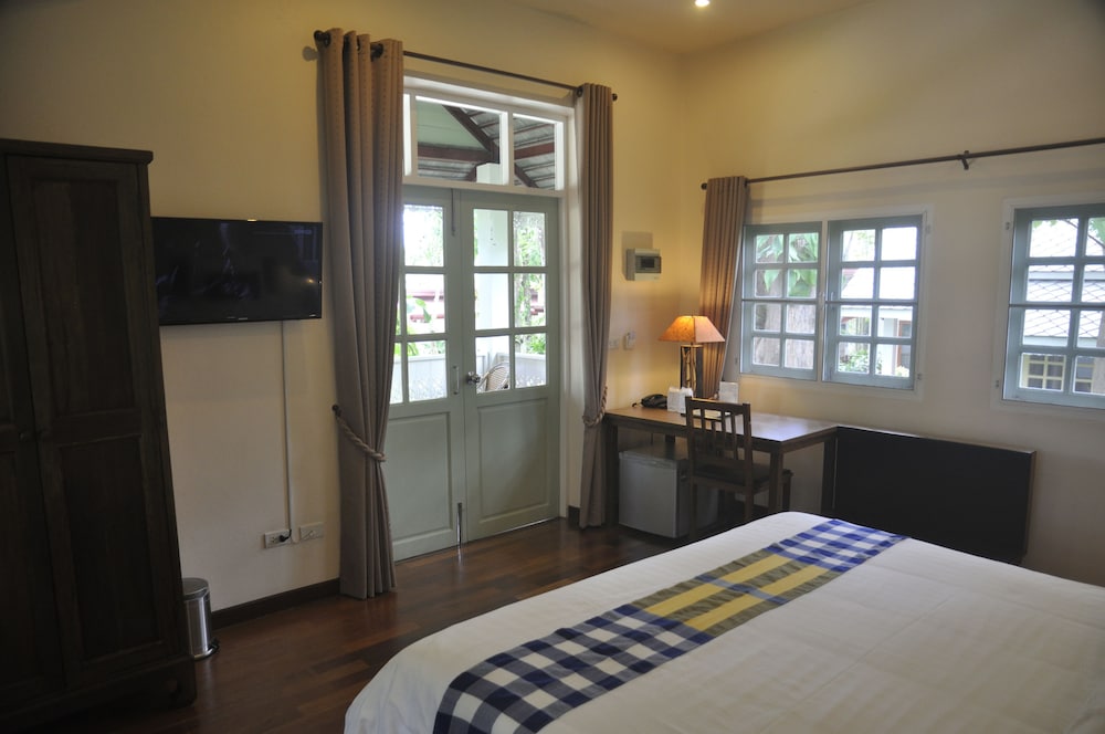 Monoceros Resort 48/76