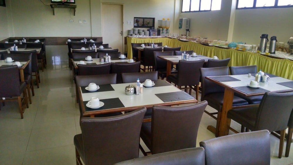 Tropical Praia Hotel 17/25