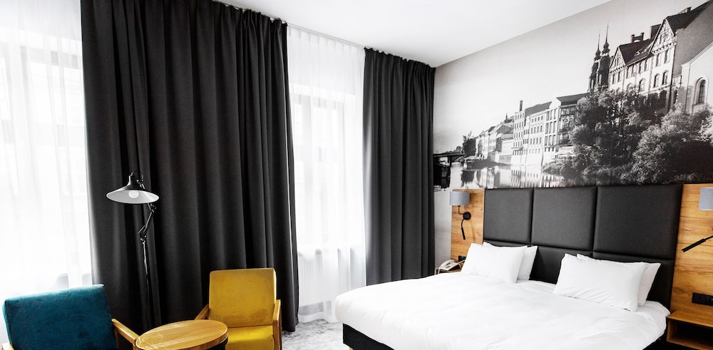Deluxe, Double Bed