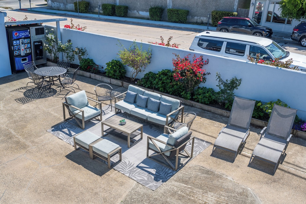 Cannery Row Inn 47/69