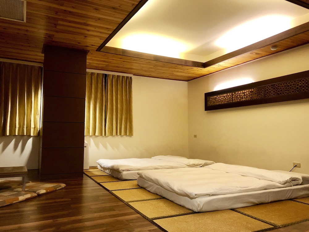 Fenchihu Hotel 6/25