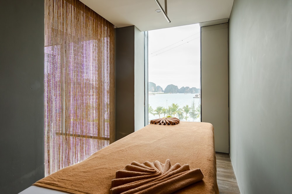 Muong Thanh Grand Ha Long 46/71