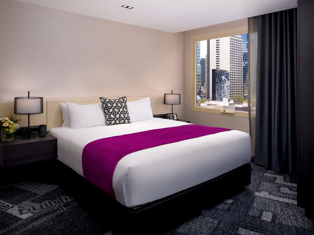 PREMIUM, DELUXE, KING BED, LOUNGE ACCESS