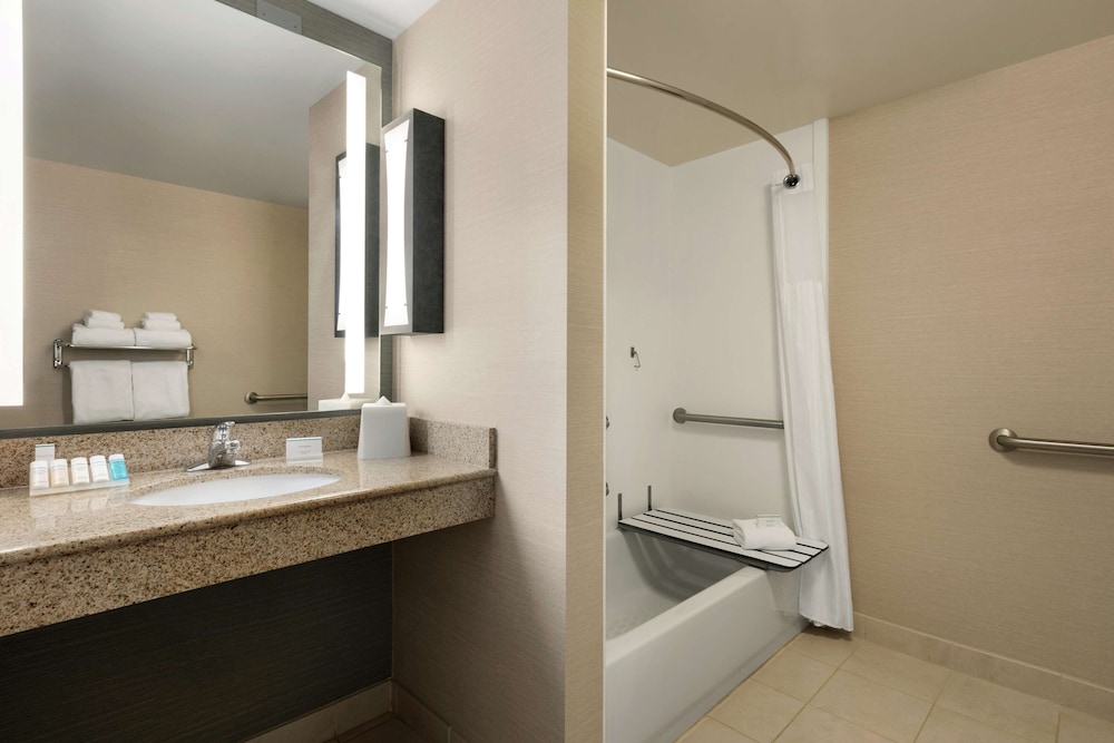 Hilton Garden Inn Harrisburg East 10/32