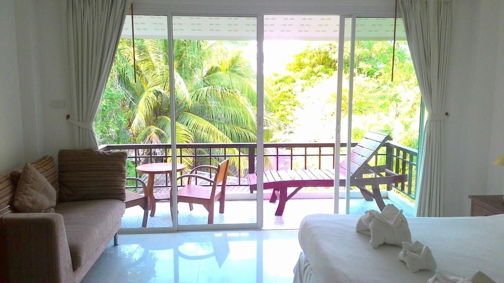 Kirati Beach Resort 16/40