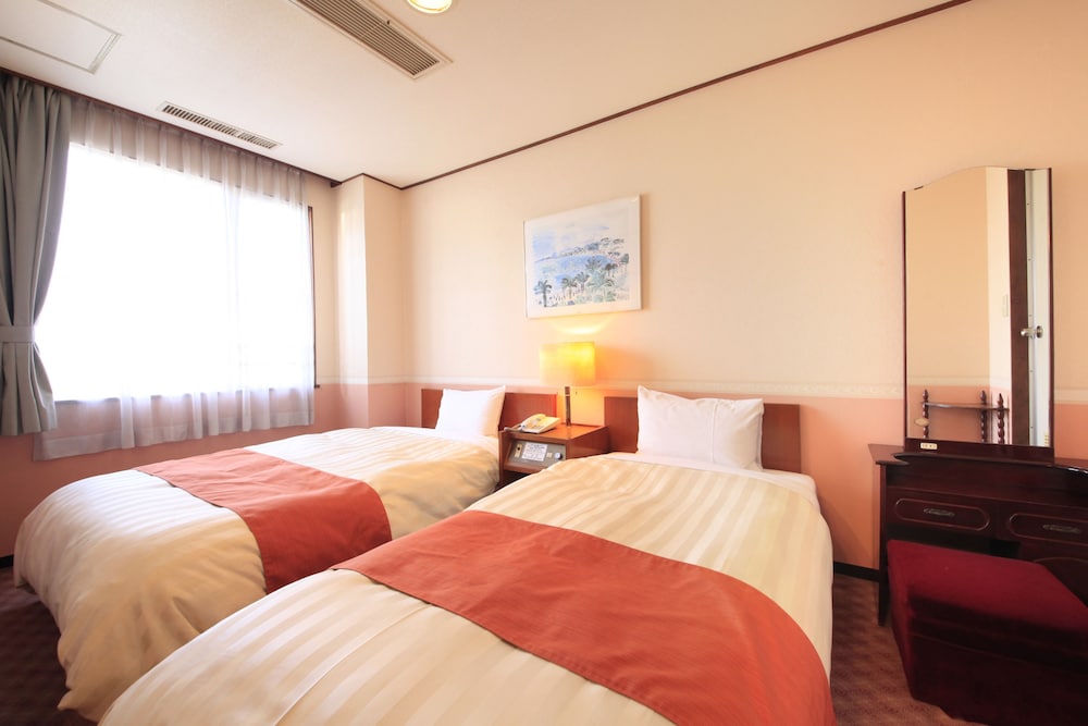Fuji Green Hotel 9/66