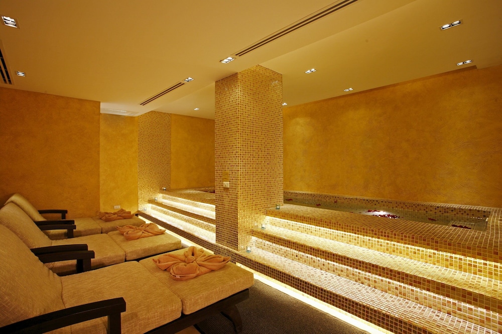 Centara Nova Hotel Pattaya 20/60