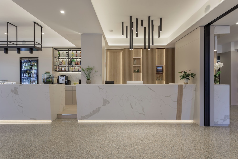 Hotel Riviera 6/50