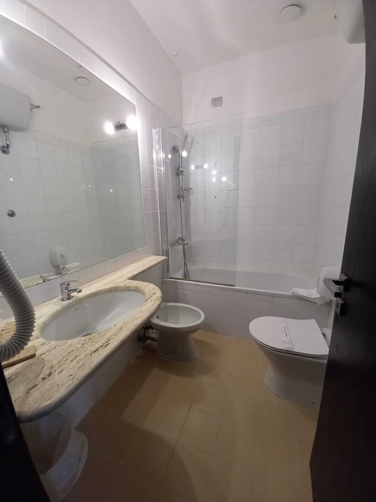 LH Hotel Excel Roma Montemario 46/47