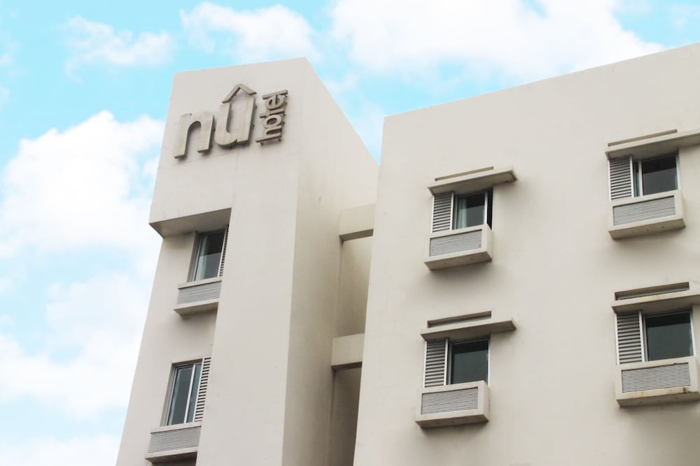 Nu Hotel 1/62