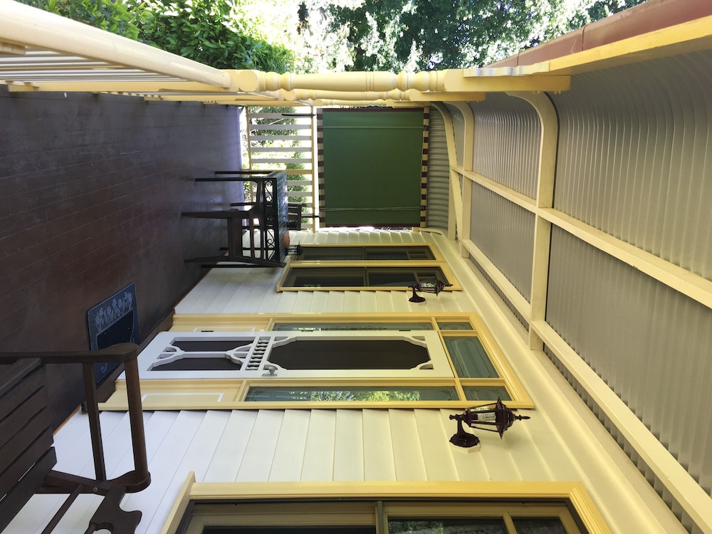 Charnwood Cottages 23/38