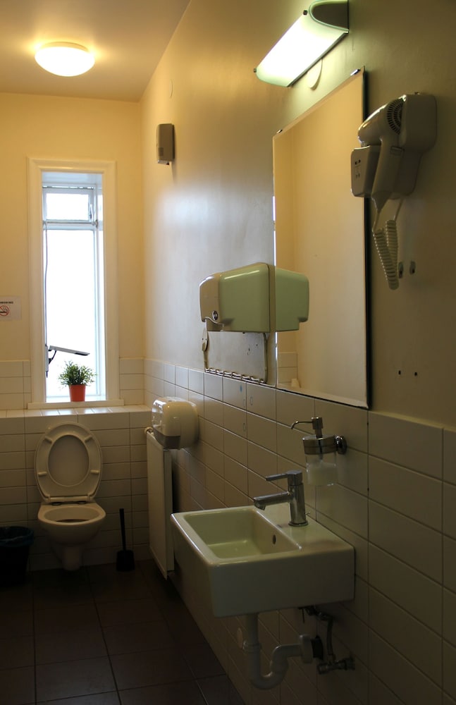 Hostel B47 44/45