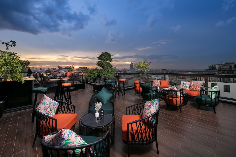 Aurora Premium Hotel and Spa (ex Delicacy Central Hotel and Spa) 35/48