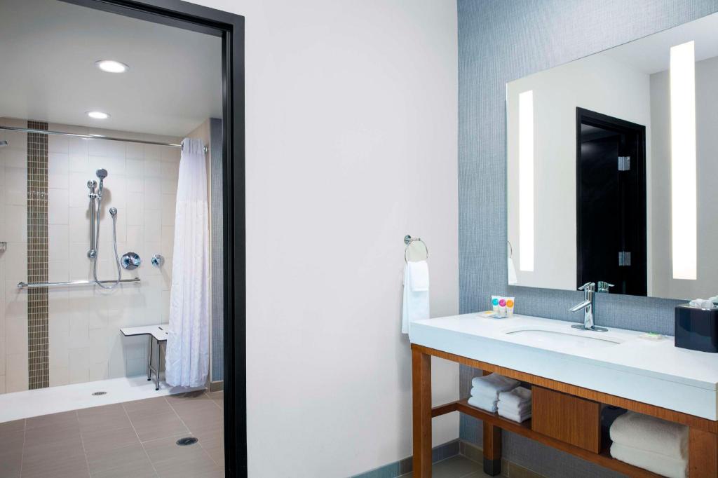 Room, King Bed, Sofa, Bathtub, Accessible