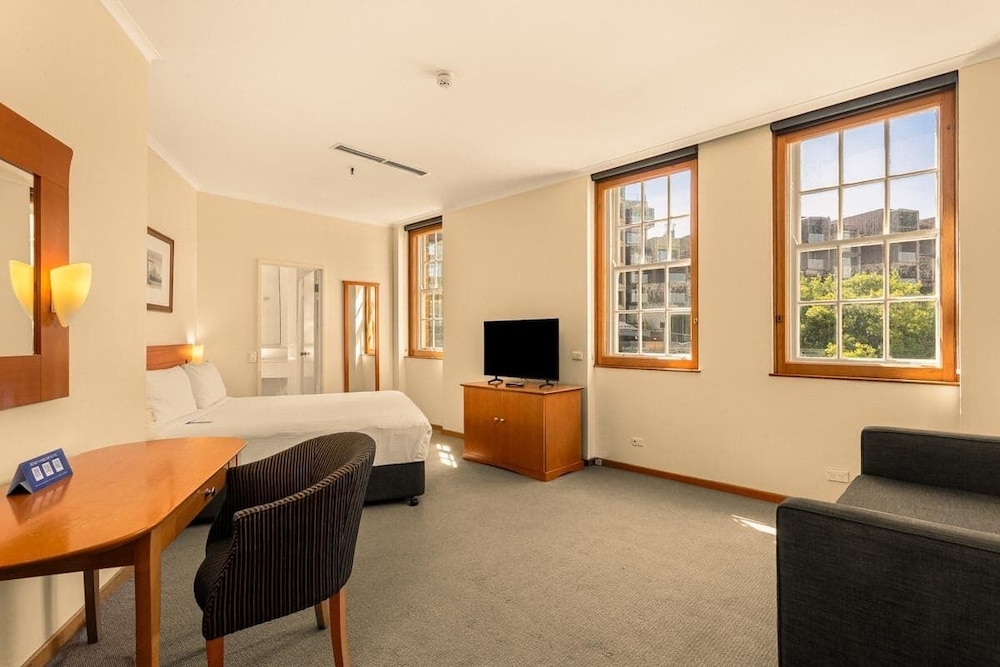 Sydney Harbour Hotel 49/71