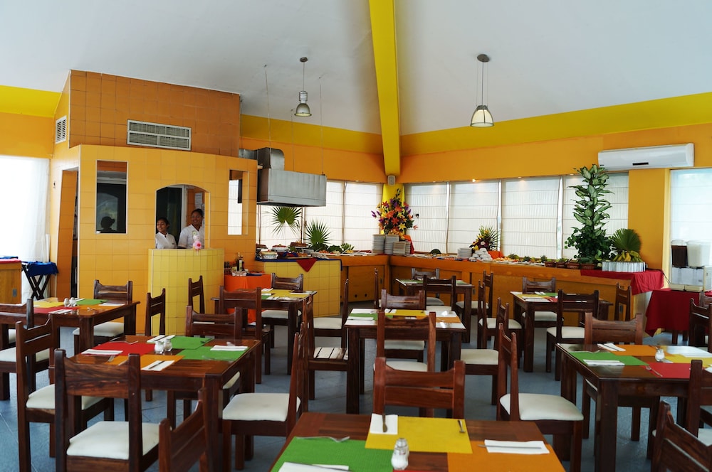 restaurant cafeteria