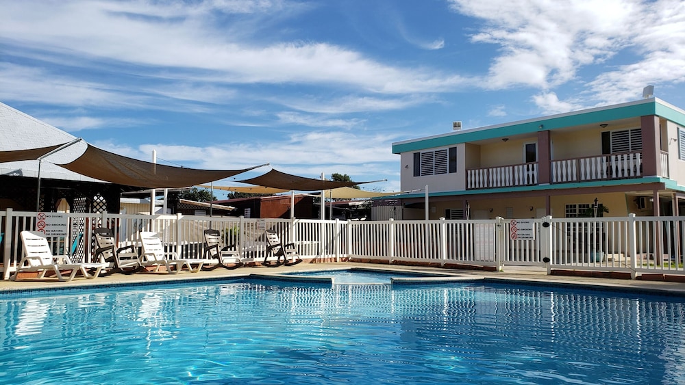 Combate Beach Resort Ex Parador 3/50