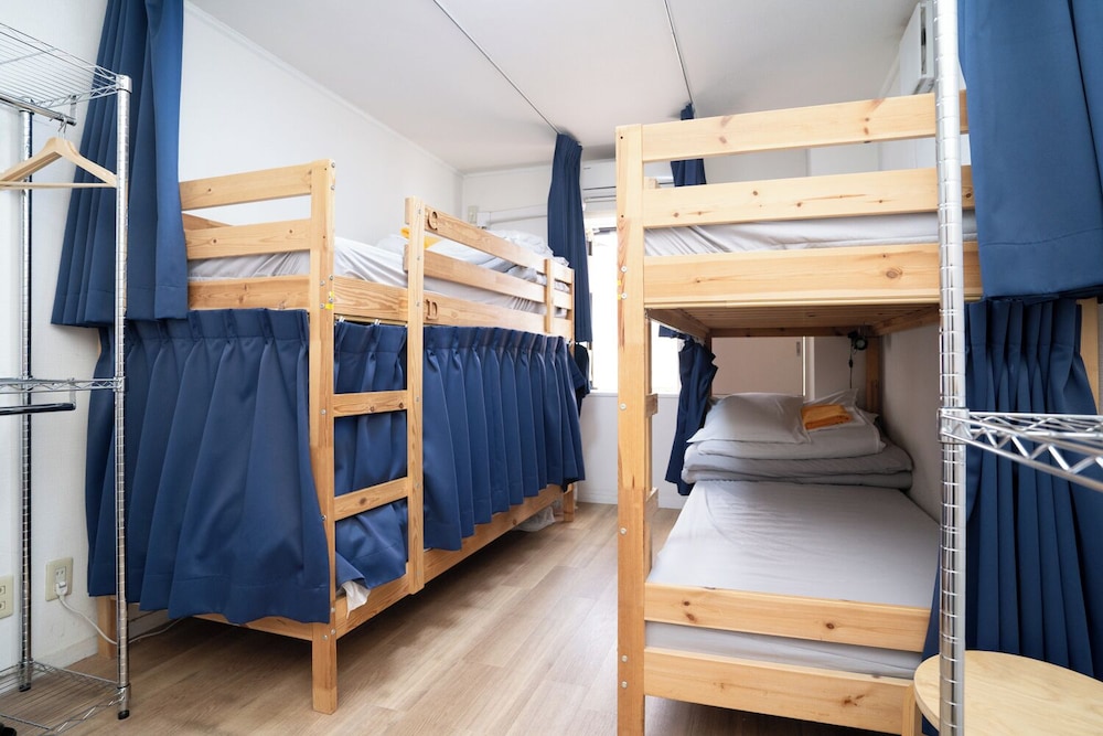 FEMALE DORM, SHARED BATHROOM