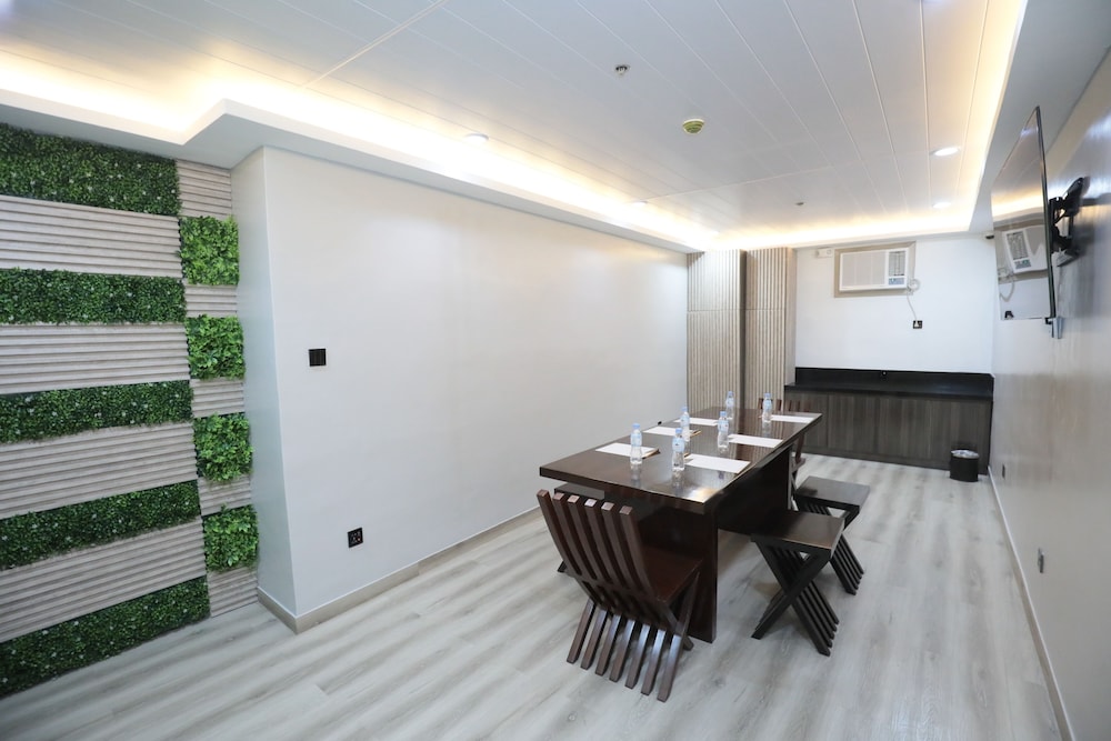 CITY POD HOTEL 35/40