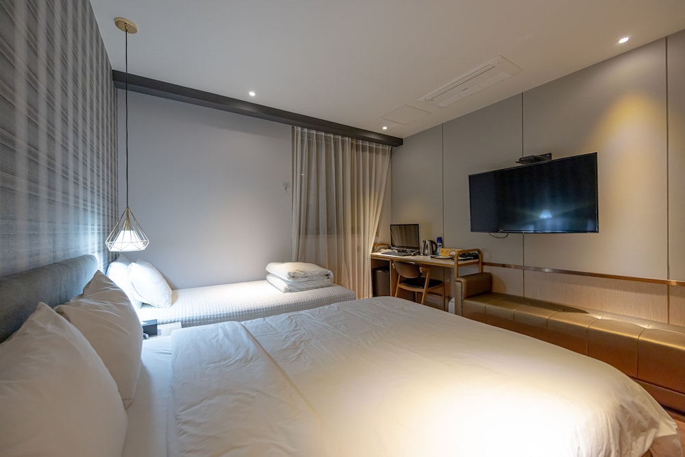 Hound Hotel Seomyeon-Bumcheon 14/50