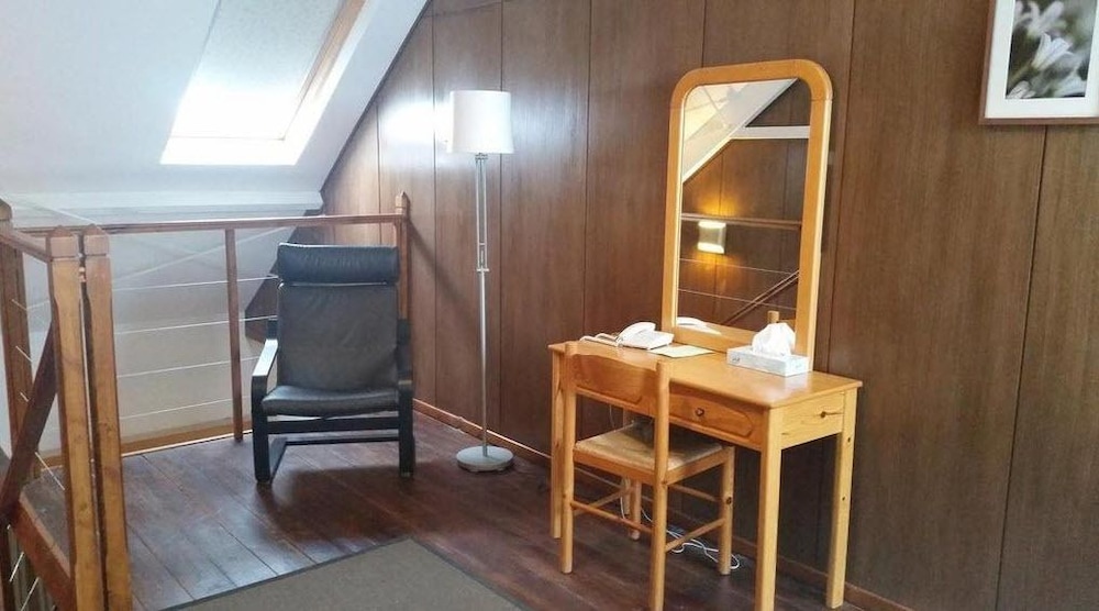 New Helvetia Hotel 29/53