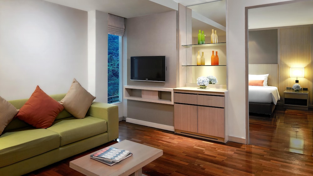 Signature Pattaya 48/70