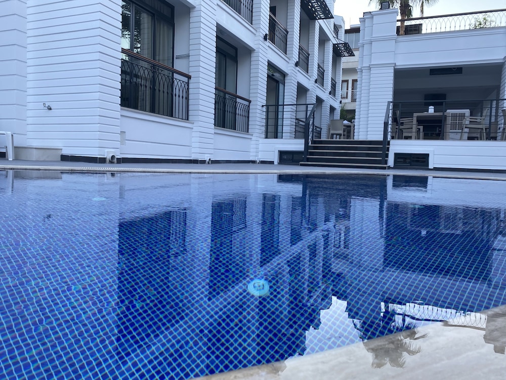 MIYAS LUXURY HOTEL 6/23
