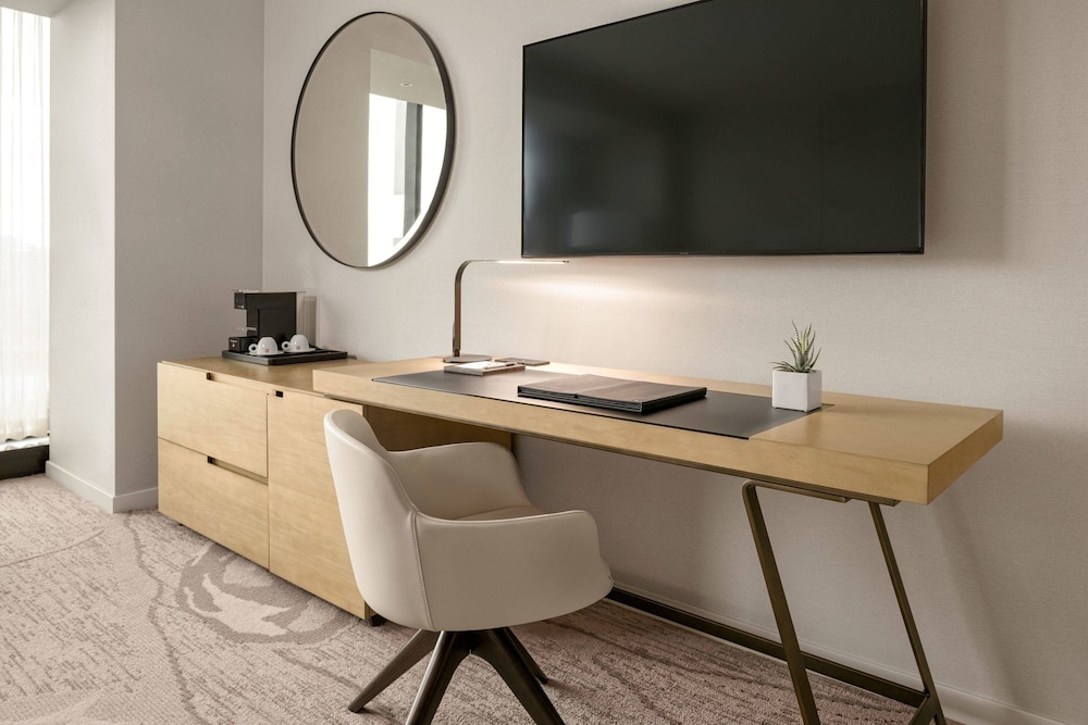 JW MARRIOTT PARQ VANCOUVER 45/52