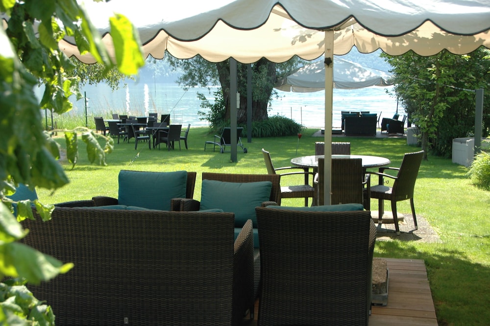 Schloss Hotel Swiss Chalet Merlischachen 40/54
