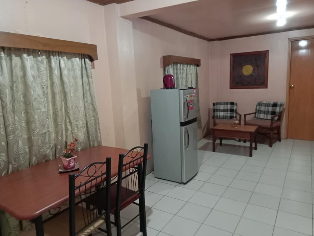 1St Street Park Apartelle 48/55