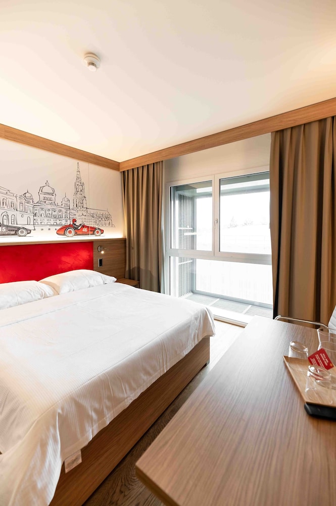 Los Lorentes Residences 9/50